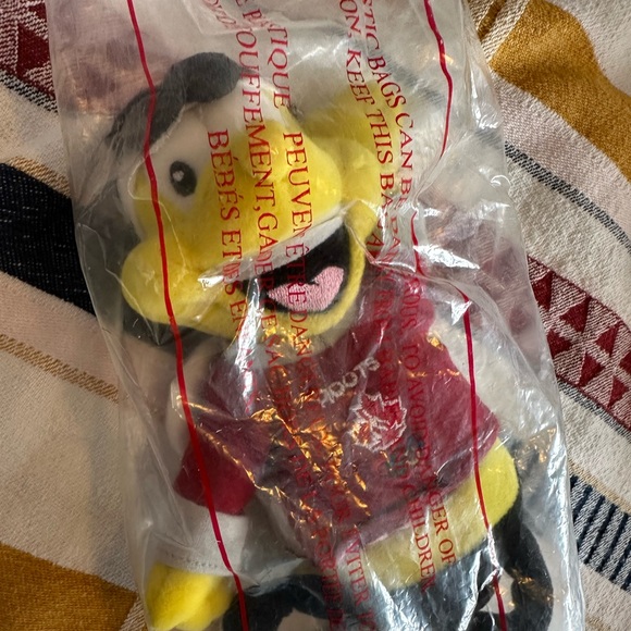 🌻5/$30🌻 ROOTS Vintage Plush Olympics Swimmer Bee and Relay Bee - Picture 5 of 6